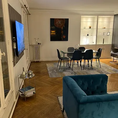 Magnificent With Eiffel Tower View *