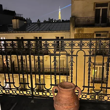 Magnificent With Eiffel Tower View 아파트 *